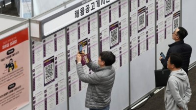 10월 취업자 19만명 증가, 고용률·경활률 '역대 최고'